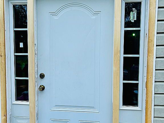 New door & sidelights 