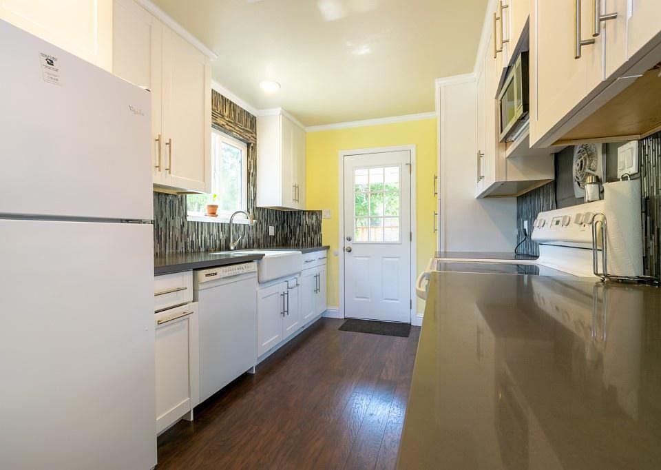 1st image of 1201 Palm Ave
