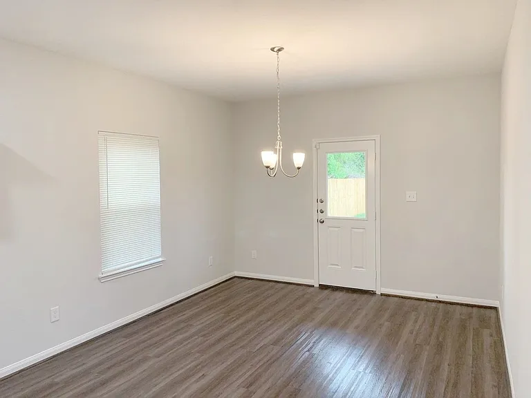 9026 Everglade St — Photo 5