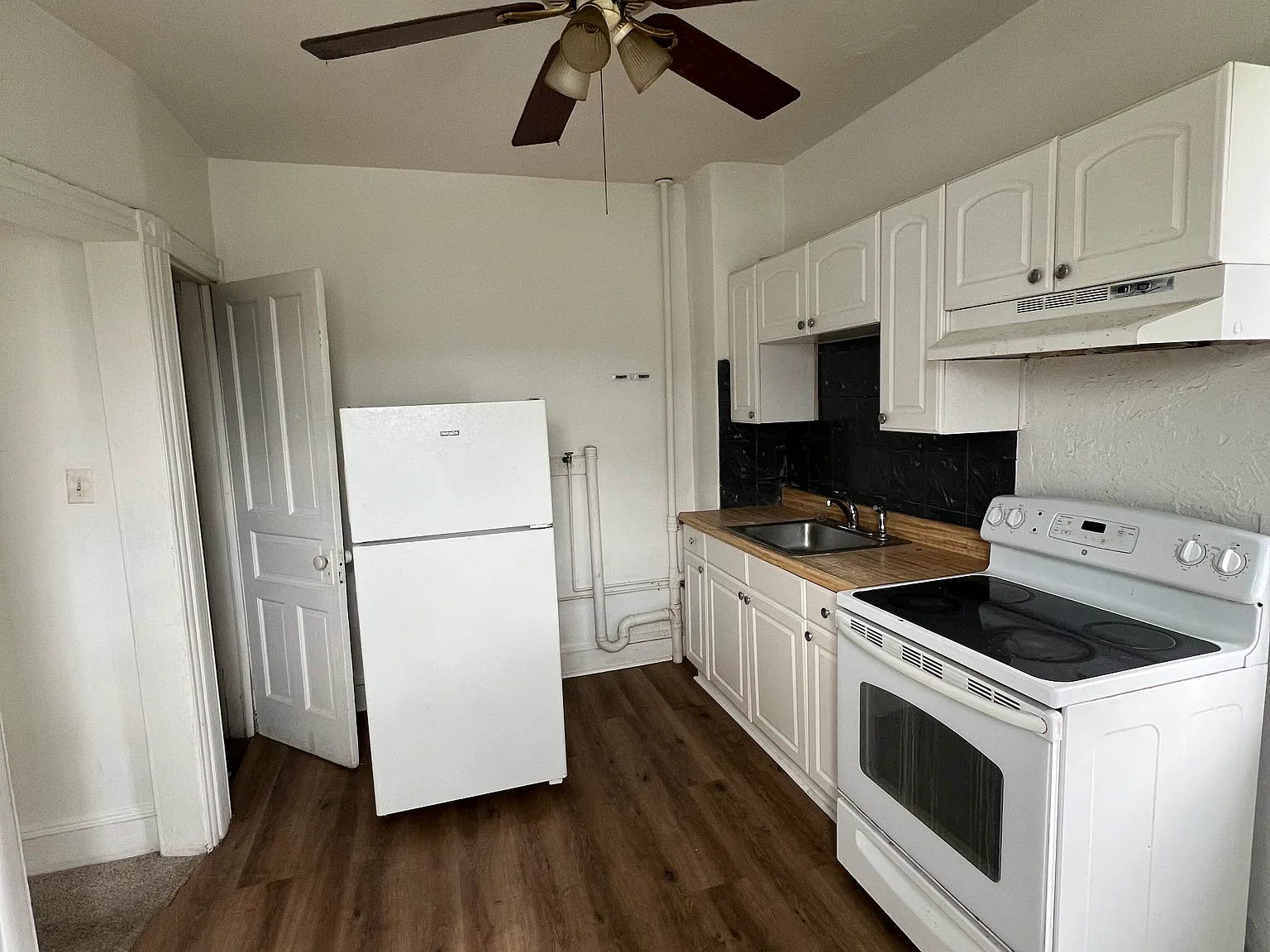 3 bed, $1,950 — Photo 4