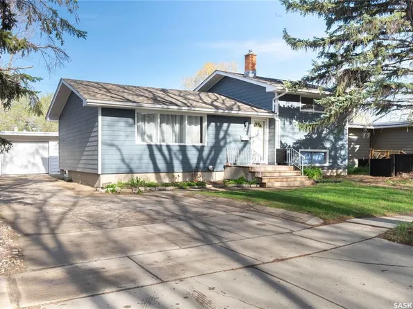 92 Bell STREET, Regina, SK S4S 4B9