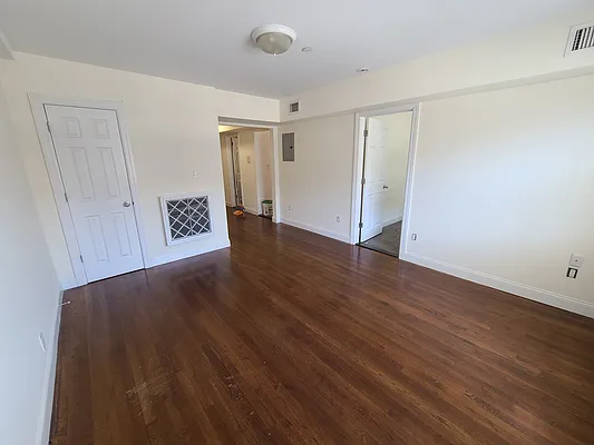 Rented by Bouklis Group | media 1