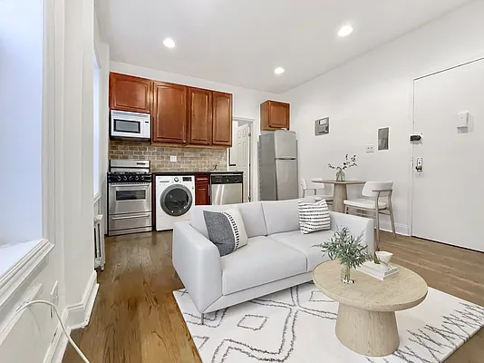 Rented by Dallien Realty Limited Liability Company | media 14