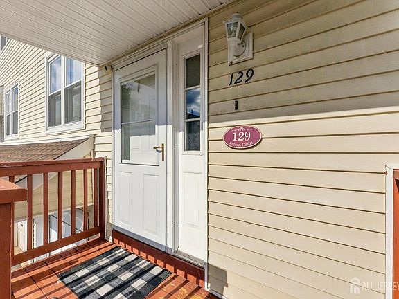 2nd image of 129 Fulton Ct