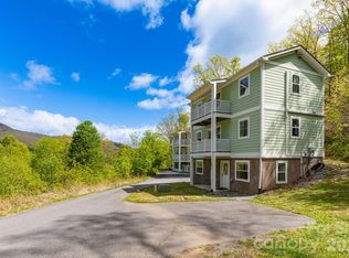 12 Lila Ln, Clyde, NC 28721