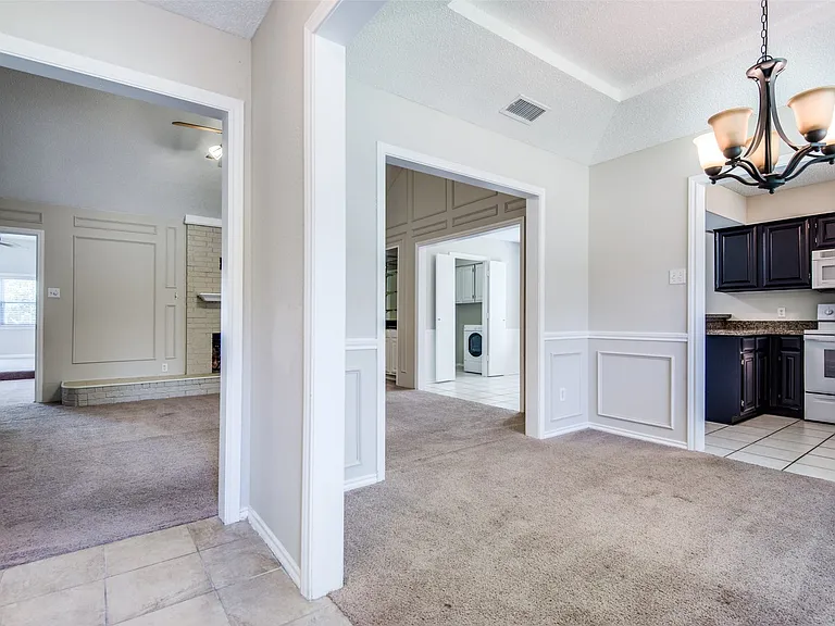 310 Barclay Ave — Photo 8