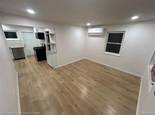 667 Heights Rd, Lake Orion, MI 48362