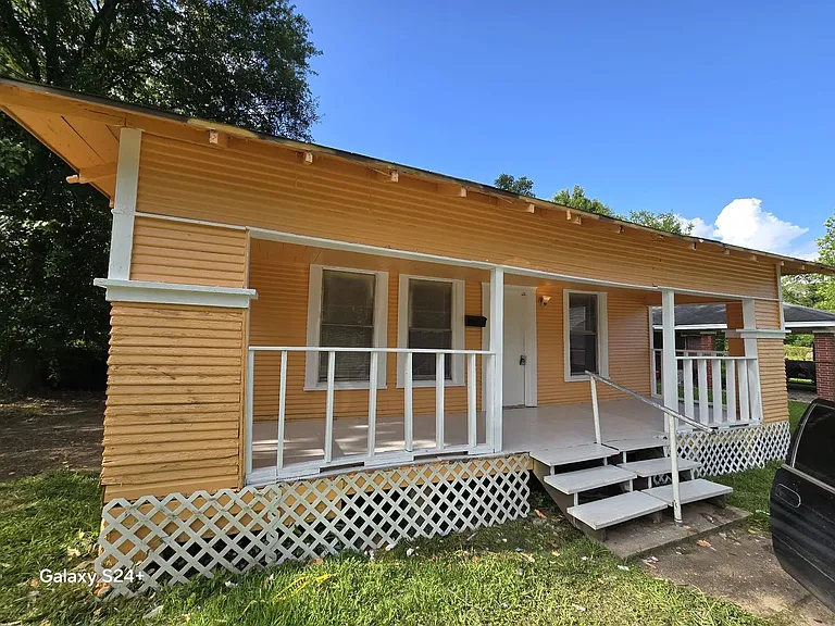 755 Doucette Ave — Photo 10