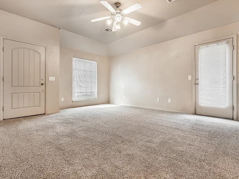 3602 Janus Cir — Photo 2