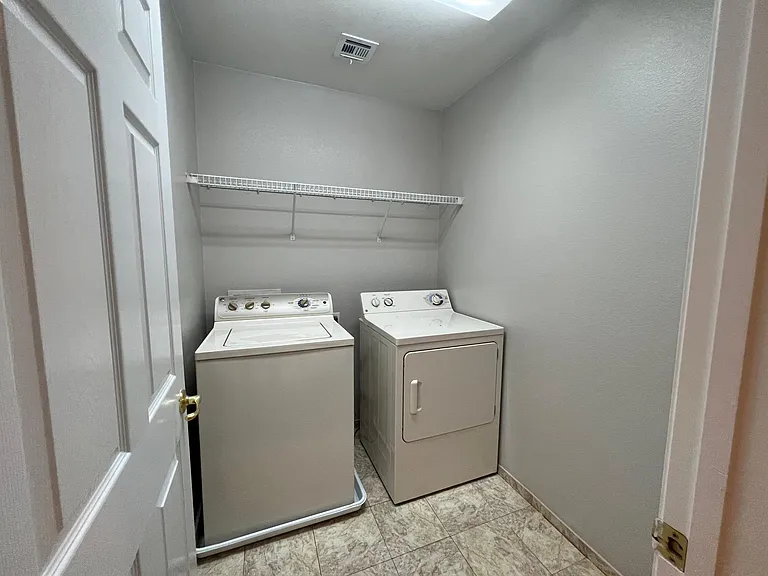 8048 Windmill Villa St — Photo 15