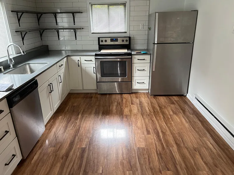 3828B NE 94th St — Photo 3