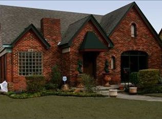 422 Valencia St, Dallas, TX 75223