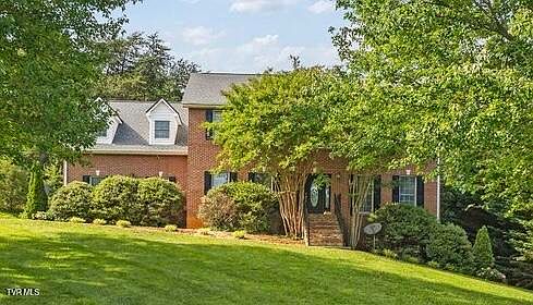 1st image of 3304 Green Meadows Dr