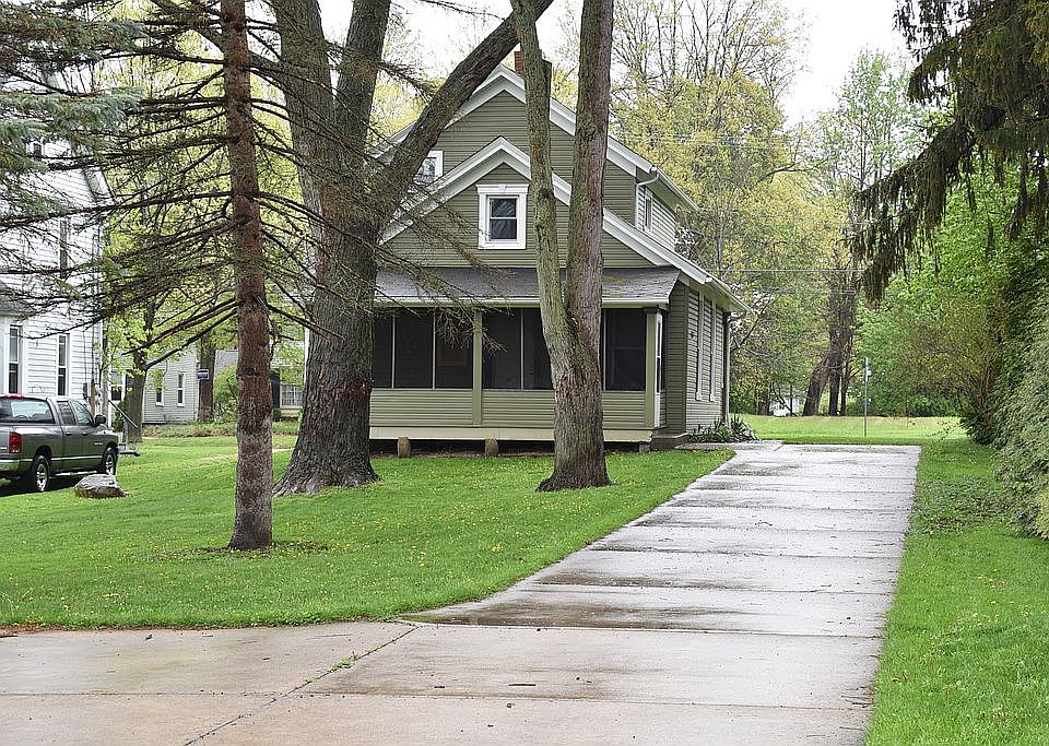 Easy rear access driveway