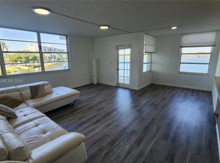 1301 NE Miami Gardens Dr APT 305W, Miami, FL 33179