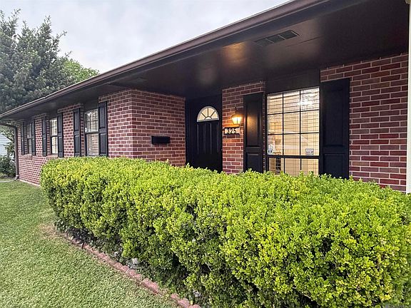 2nd image of 325 Concord Dr