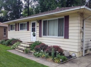 1099 Birch Ln, Cleveland, OH 44109