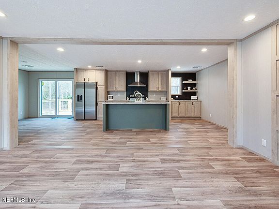 4th image of 16859 SE 83RD Terrace