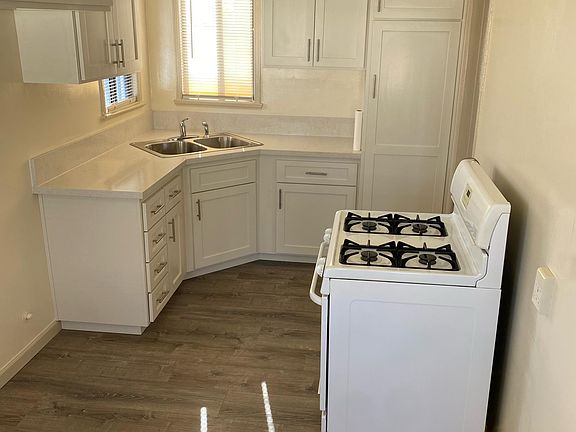 2nd image of 4628 N Lakewood Blvd