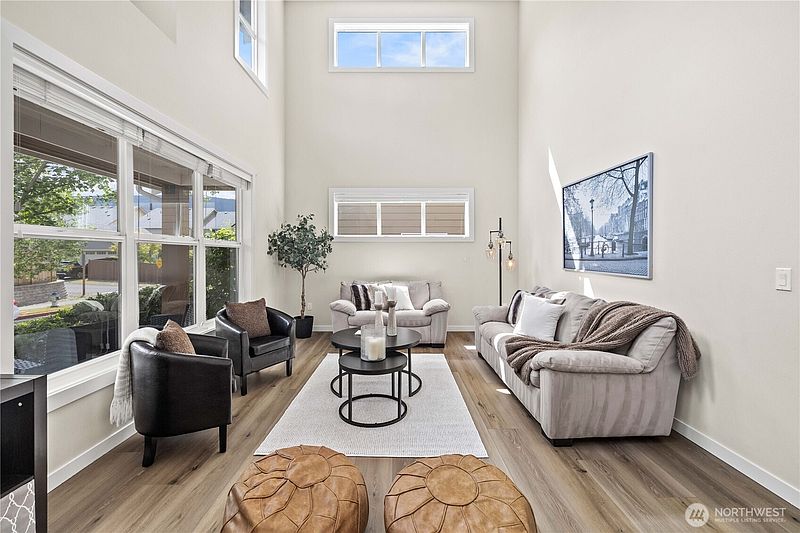 4th image of 3098 SE 16th Street