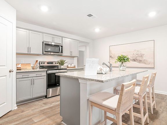 3rd image of 2120 Montalvan Drive