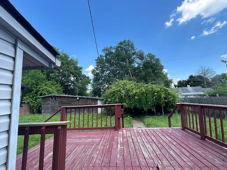 516 N Church St — Photo 14