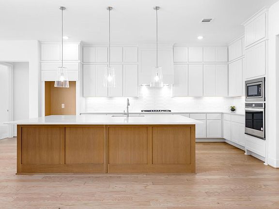 5th image of 28261 Woodley Dr