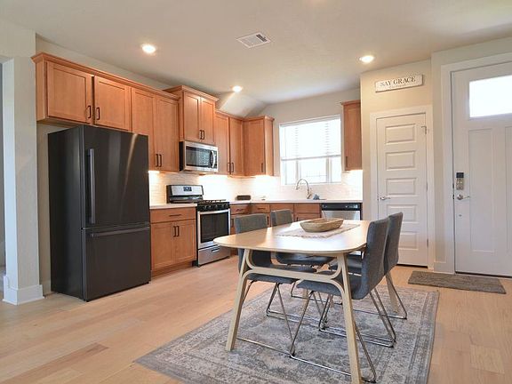 3rd image of 1108 Lucca Dr #3