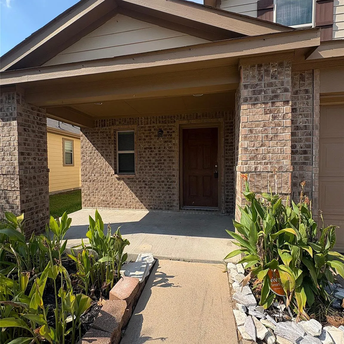 3 bed, 2.5 bath, 2681 sqft, $2,150 — Photo 2