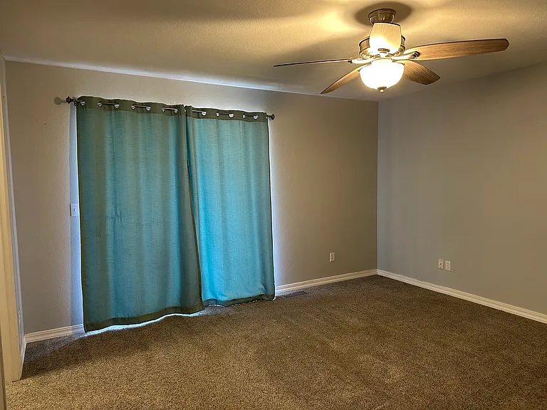 350 Walnut Ln — Photo 15