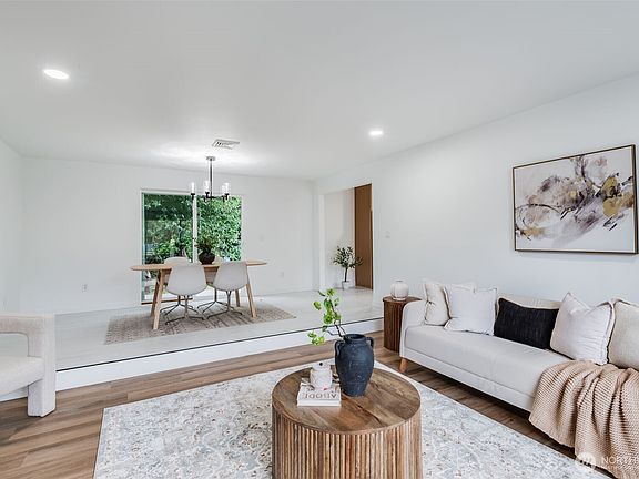 4th image of 30418 12th Place SW