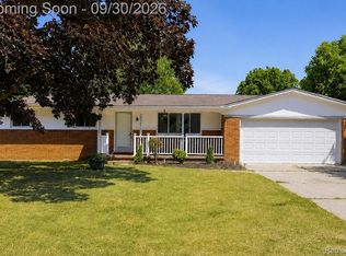 5068 Monticello Dr, Swartz Creek, MI 48473