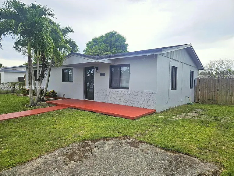 15320 SW 305th St — Photo 3
