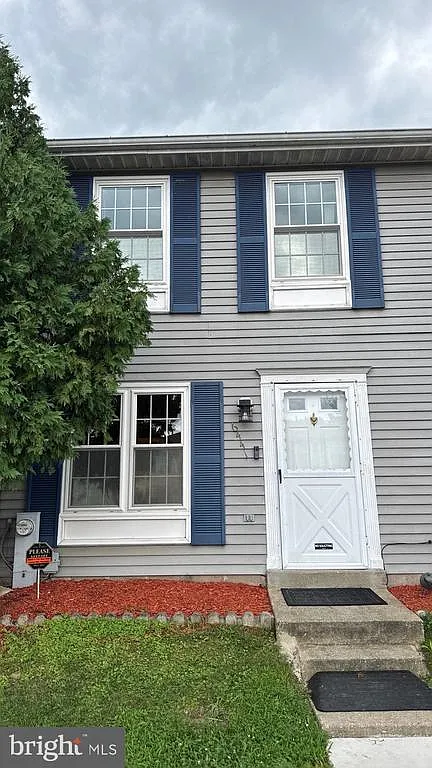 3 bed, 1116 sqft, $2,400 — Photo 1