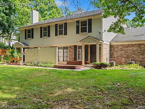 3rd image of 7771 Lake Ridge Dr