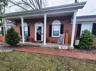 289 Edgewood Rd, Salem, IL 62881