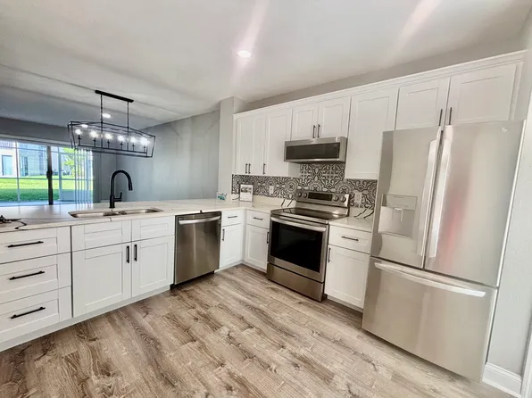 11510 Shipwatch Dr APT 1372, Largo, FL 33774