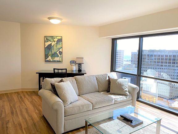 4th image of 1088 Bishop St APT 2703
