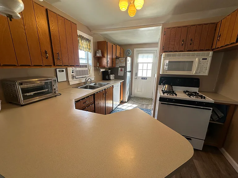 47 Brown Ave — Photo 4