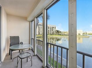 7665 Sun Island Dr S APT 211, South Pasadena, FL 33707