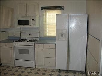 3rd image of 9433 W Milton Ave