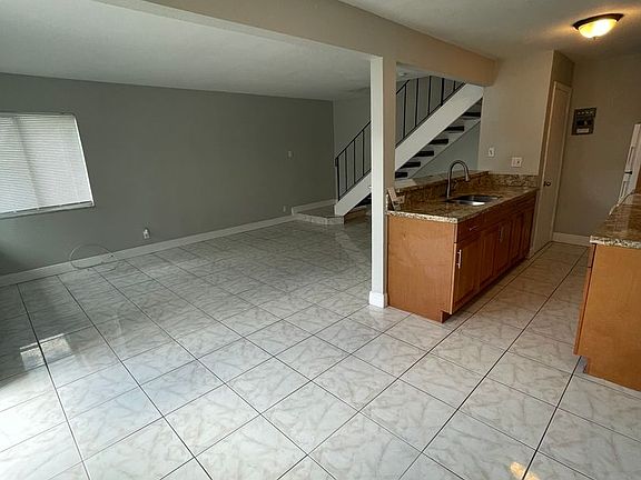 5th image of 100 E Tiffany Dr APT 3