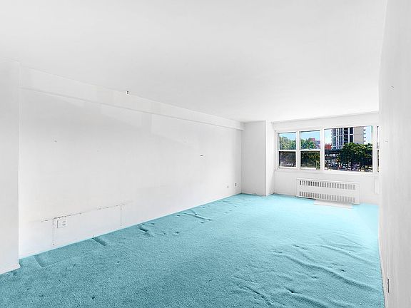 2nd image of 2940 W 5th St #3P