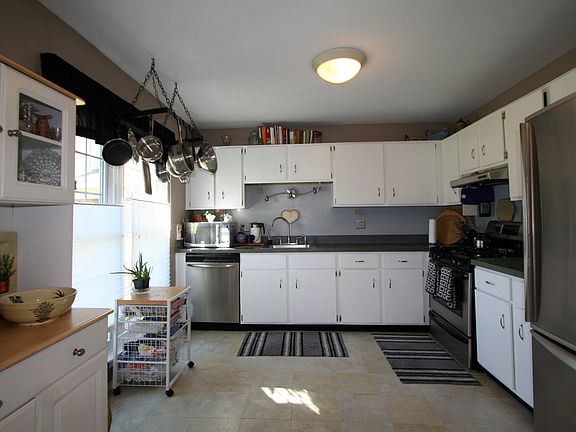 5th image of 3274 Alpine Dr