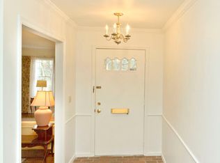 1176 Kenbrook Hills Dr, Upper Arlington, OH 43220