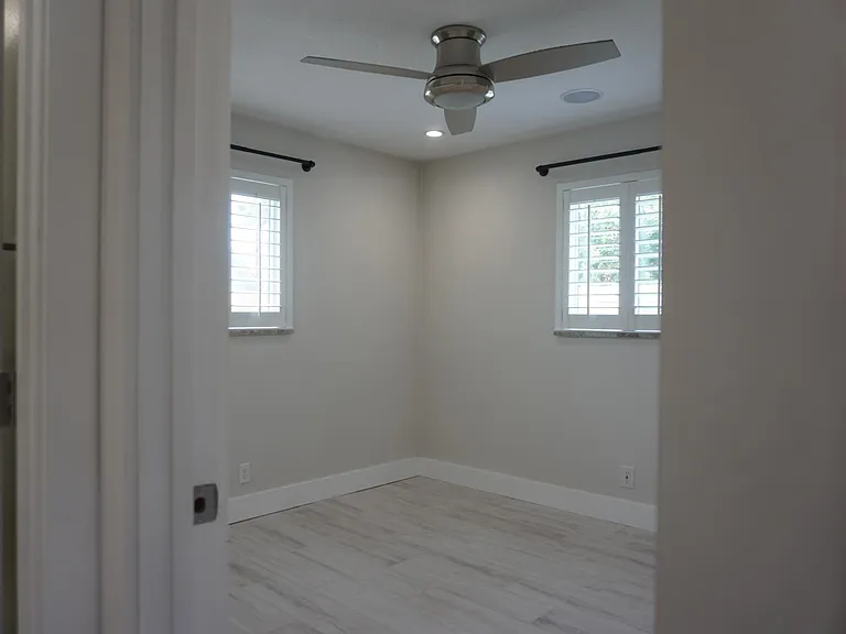 1 Seaside Dr — Photo 32
