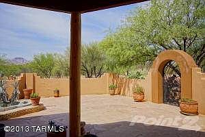 5 herran courtyard entrance os3_resize