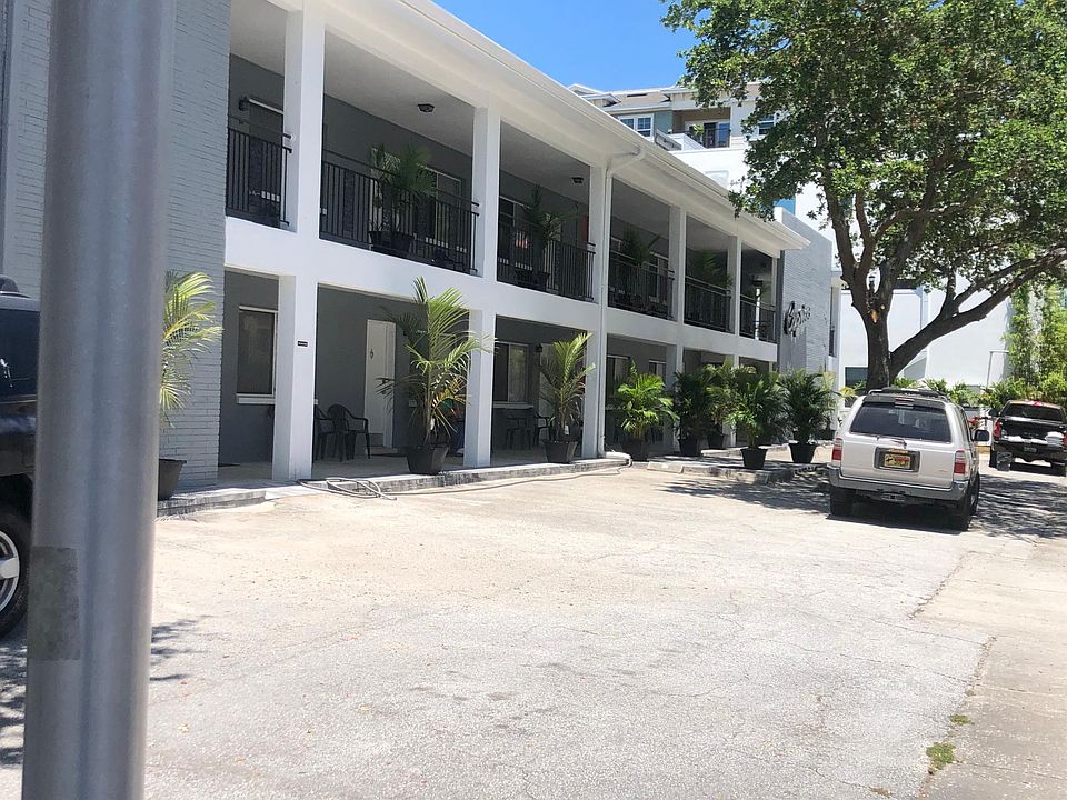 1st image of 441 3rd St S APT 11