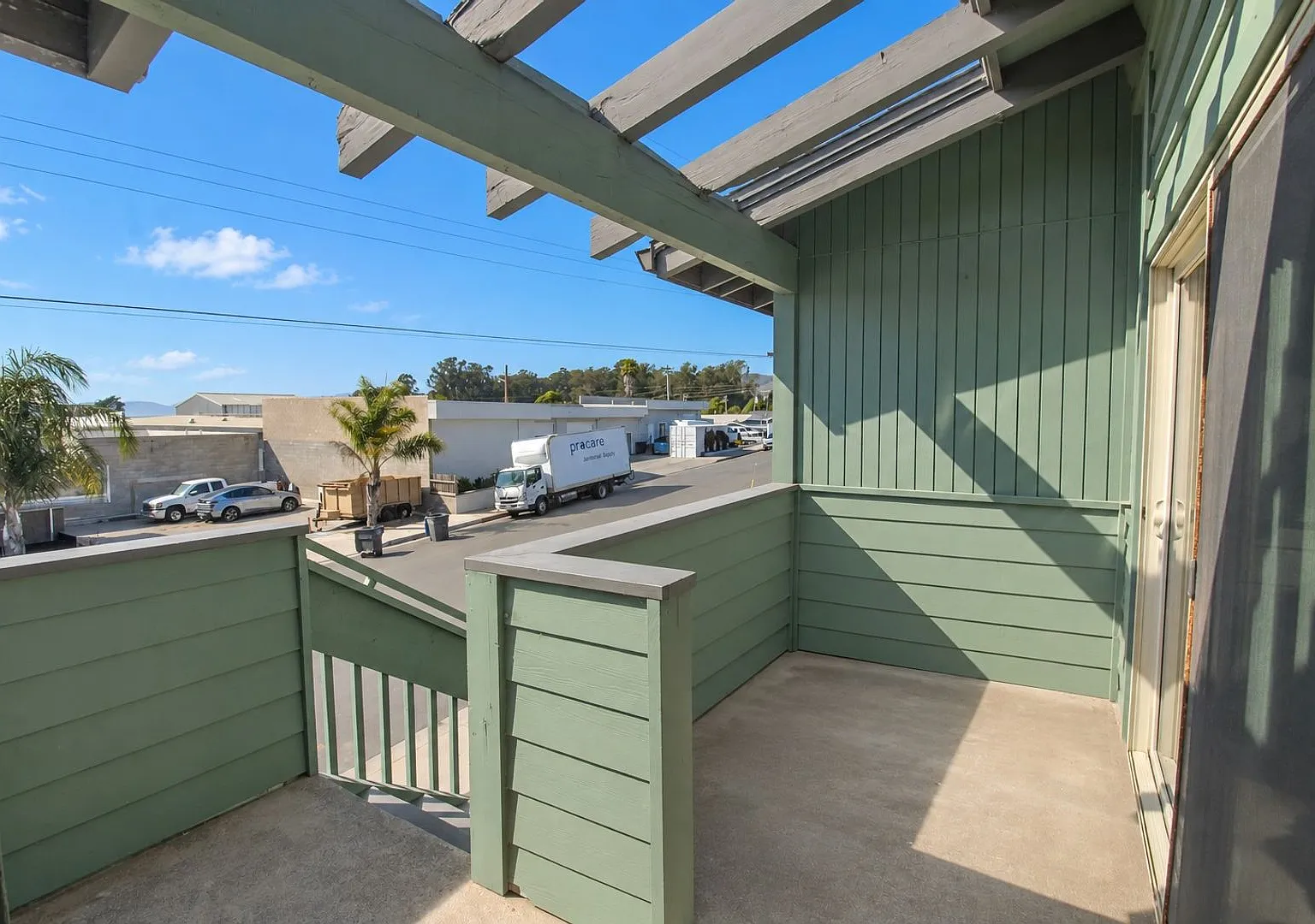 Loft-Style 2 Bed 1 Bath in Grover Beach near the Ocean — Photo 4