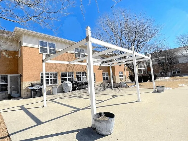 5005 W Bradley Rd — Photo 22